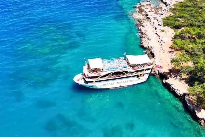 Kemer Mega Star Tekne Turu Feature
