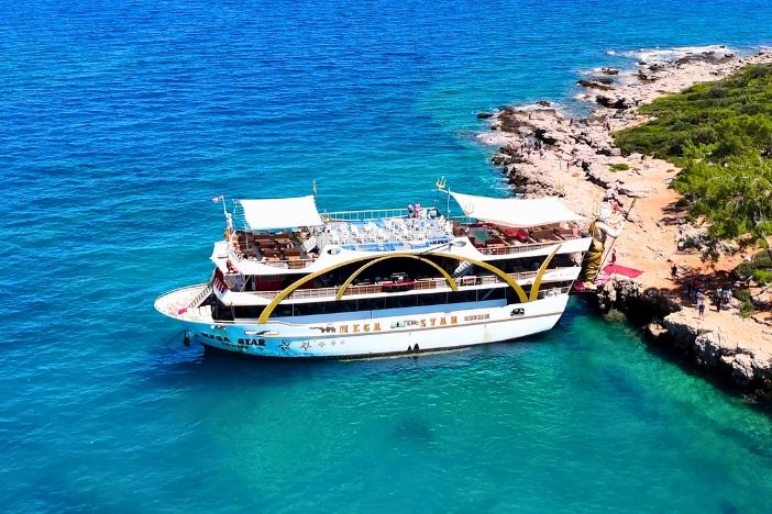 Antalya Mega Star Tekne Turu Feature