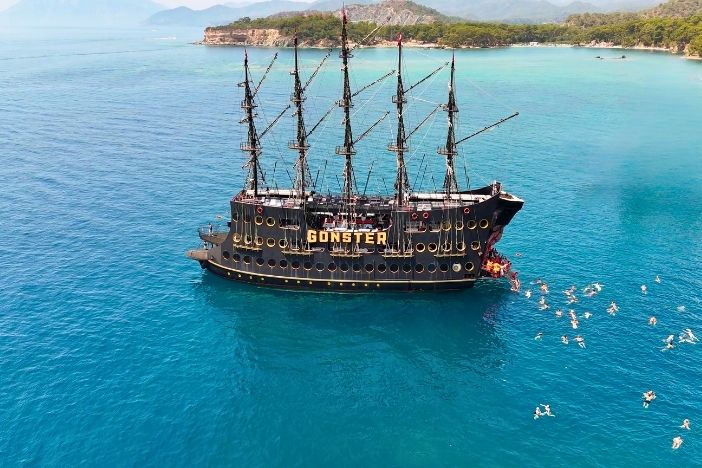 Antalya Tekne Turu Feature