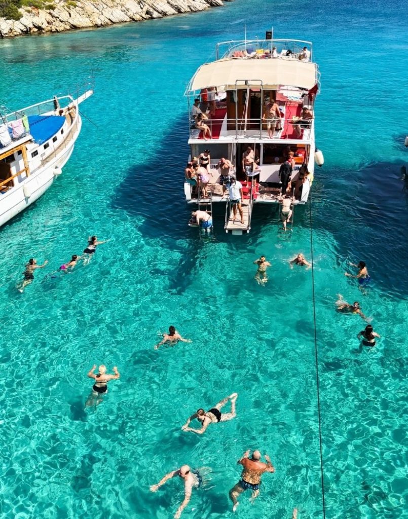 Bodrum Tekne Turu Dikey Görsel