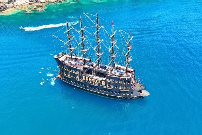 Kemer Tekne Turu Feature