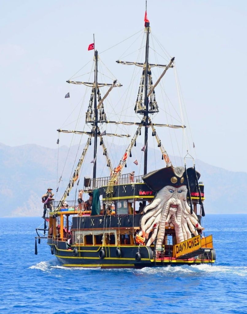 Marmaris Korsan Tekne Turu