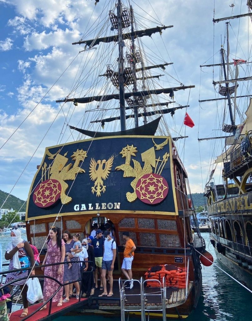 Kemer Korsan Tekne Turu