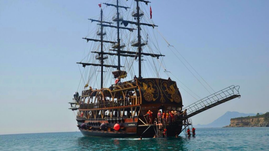 Kemer Korsan Tekne Turu