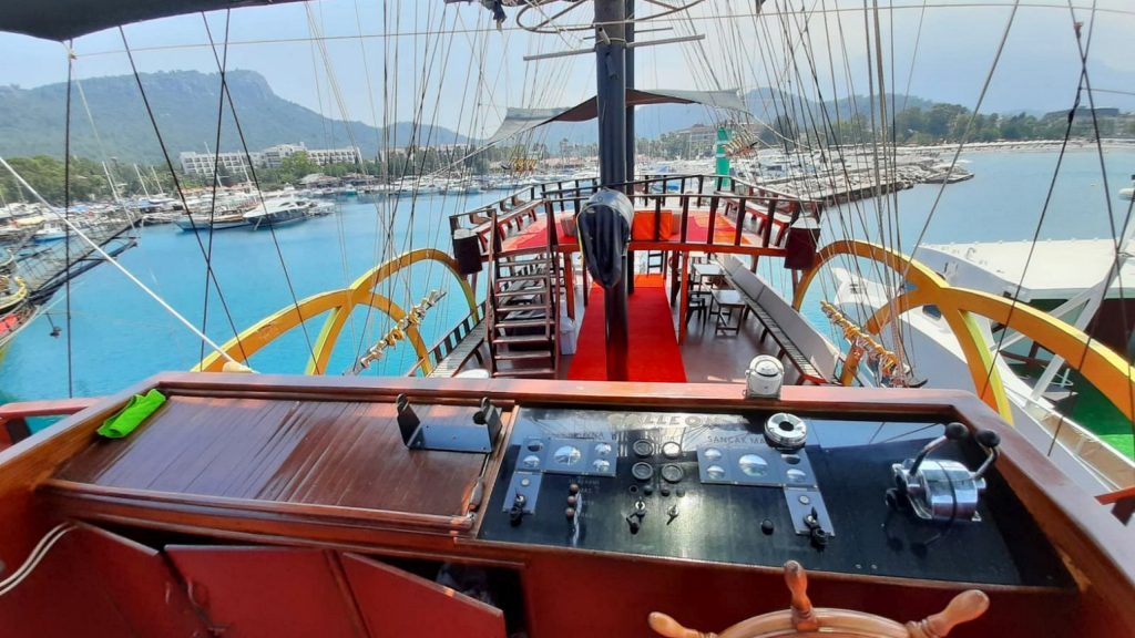 Kemer Korsan Tekne Turu