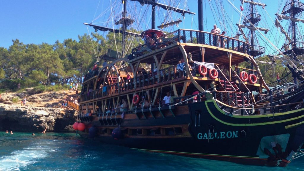 Kemer Korsan Tekne Turu
